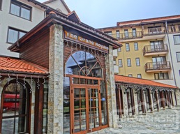 Grand Royale Apartment Complex & Spa