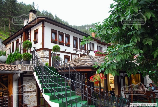 Dragnev House Hotel1