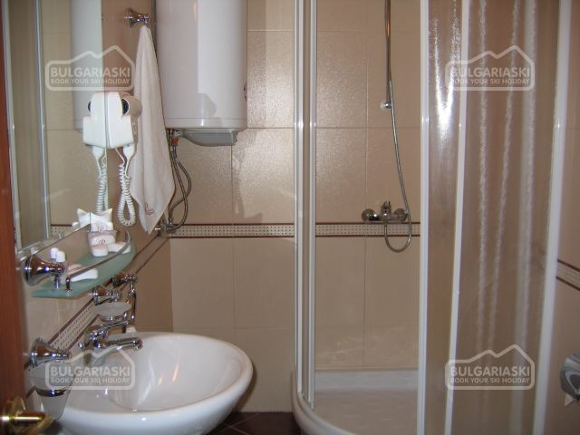 Royal House9