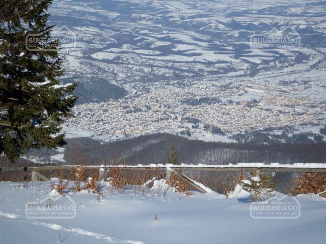 Kom ski resort1